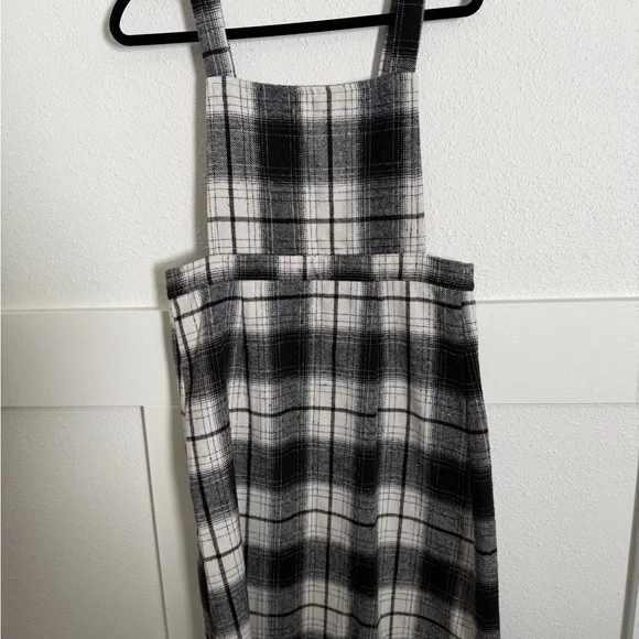 Plaid Black and White Pinafore jumper - Picture 2 of 2